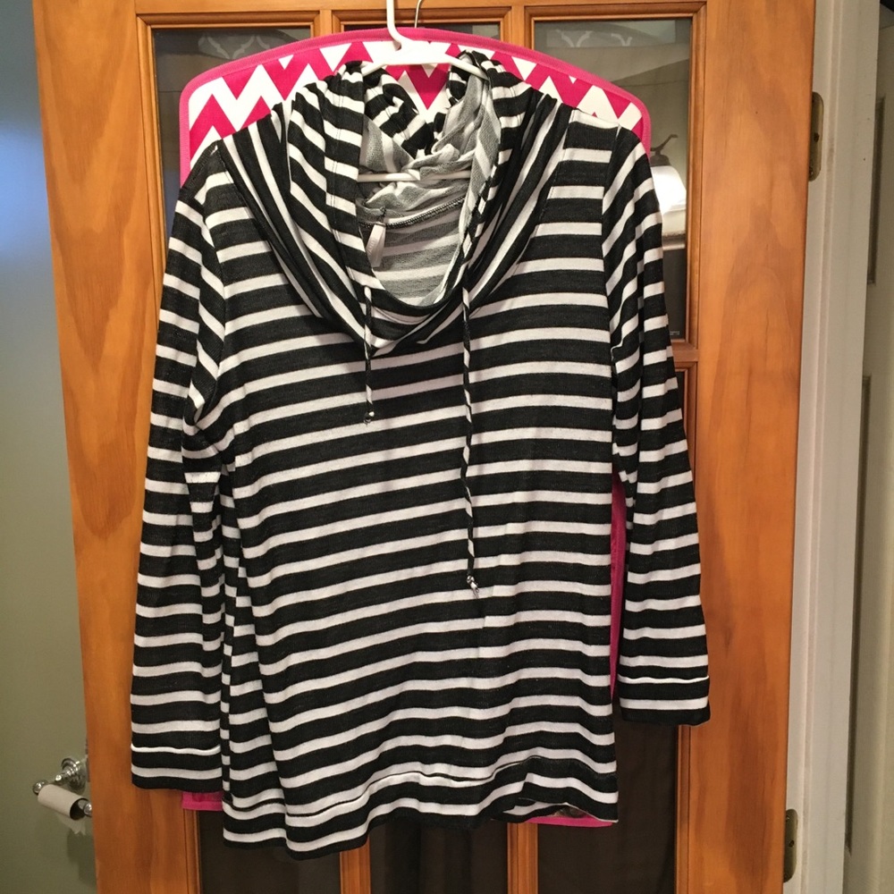 Long sleeve tee